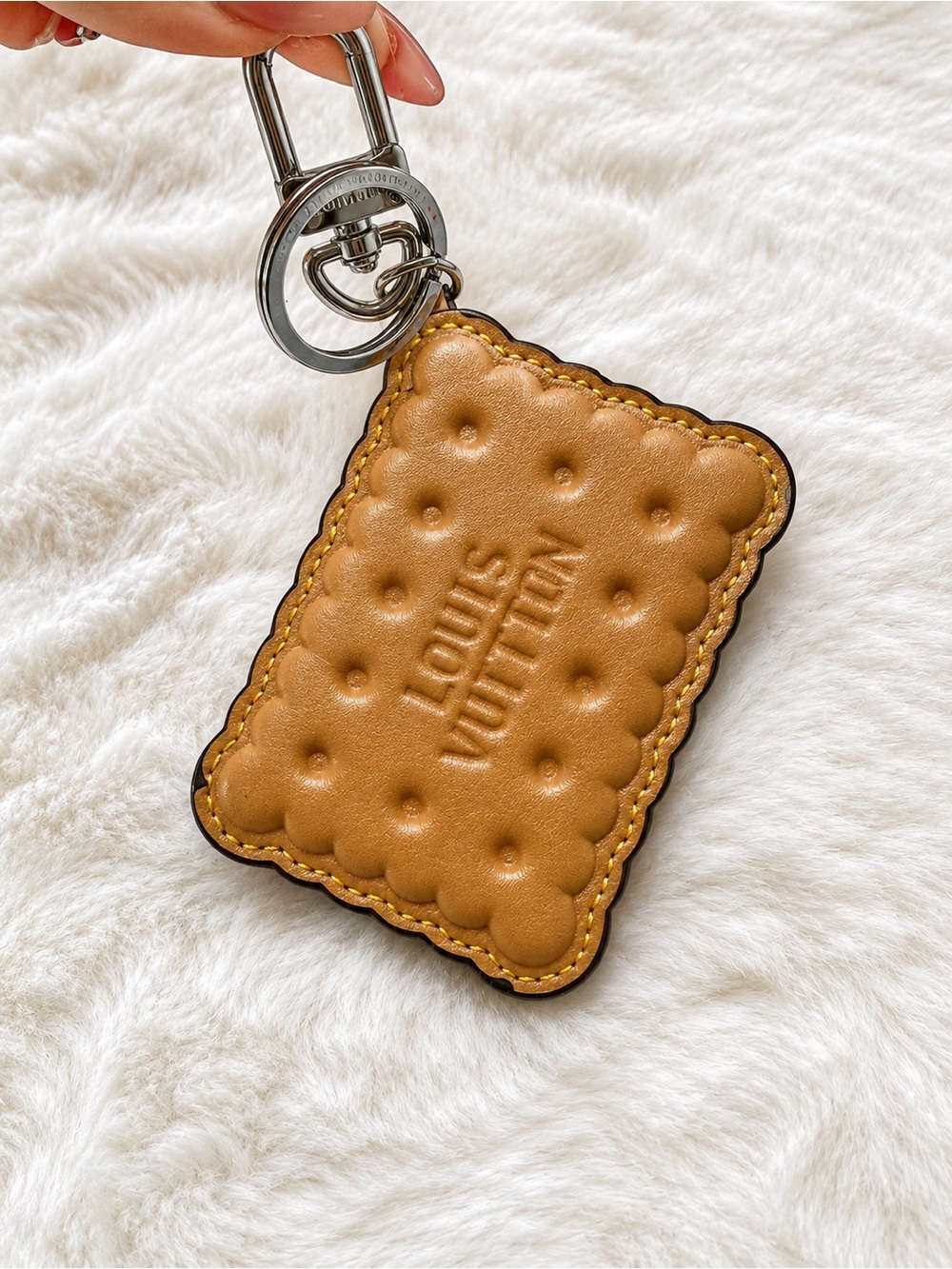 Keychain Tan Biscuit-Shaped Leather Key Holder with Silver Hardware